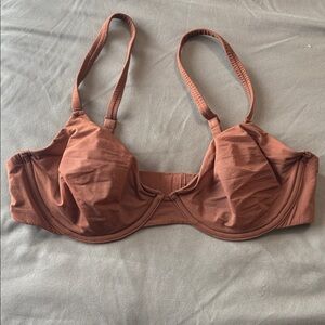 SKIMS wired mesh fits everybody bra 36C